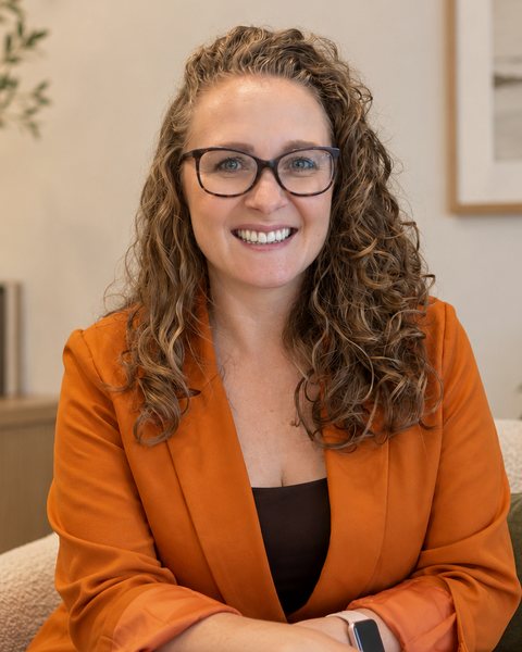 Dr Vicky Wall